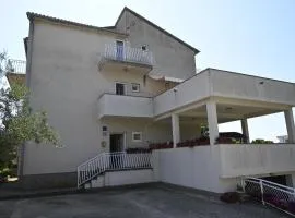 Apartments with parking space Brodarica, Sibenik - 15708