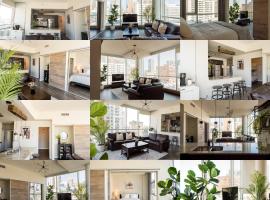 City Views Walk to Calgary Tower and Stampede, place to stay in Calgary