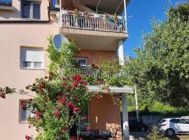Apartments with parking space Kastel Stari, Kastela - 24406