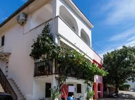 Apartments with parking space Pinezici, Krk - 24610