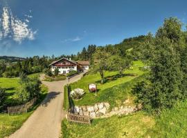 Farmhouse with 3 bedrooms, Hotel in Rettenberg