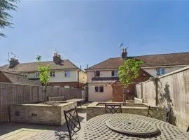 Central Serviced Apartments by Roomsbooked