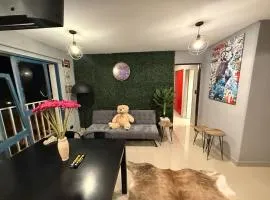 Beautiful 2-room apartment with a view of the sea