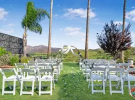 Poway Panorama Peak - Pool, Spa, Sleeps 24!
