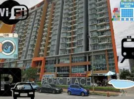 Pacific Place Ara Damansara LRT Pool Parking Kitchen By Kenangan Homes, hotel blizu letališča Letališče Sultan Abdul Aziz Shah - SZB, 