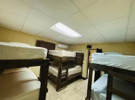 Casa práctica para grupos en el Centro de Monterrey - hasta 14 personas con AC