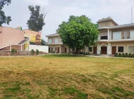 Kadamb Kuteer Vrindavan