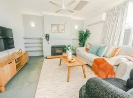 StayAU Newly Luxe 6BR Cradle Mountain with fireplace