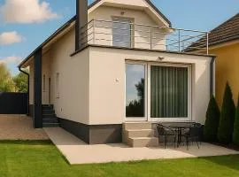 House with Garden Elisa