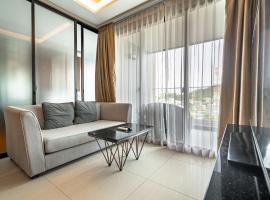 Two Bedrooms Seaview Apartment Surin Bangtao Area 4407, hôtel à Ban Lum Fuang