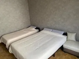 guesthouse Yokomachi 一棟貸切リビング寝室別