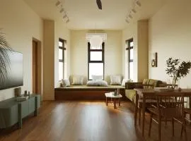 The Topaz Gate Hanoi-Urban Escape with Elevator Access-Coffee 24-7