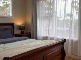 The Seaside Escape- Cozy 2BR by the sea