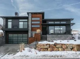 1506 W Orion Way - SkyRidge 6 BR Home with Hot Tub home