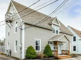 Very Central Moncton Cozy House with a back Lawn