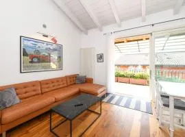 Exclusive apt for 6 guests &terrace&pools&parking