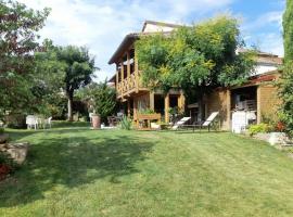 Entre Vignoble et Prairie, hotel a Mancey
