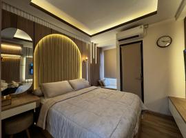 Apartement Transpark Cibubur by Raya Property with Pool View & Netflix 2, hotel v destinaci Kalimanggis