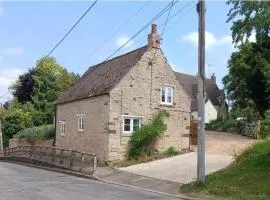 Lovely 2 Bed Victorian Cottage, Denford NN14