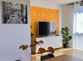 AMAO Sepia - 86 m2 Apartment - Balcony - King-Size Beds - Free Parking - Near Europa-Park - Up to 12 Guests with 2 Units