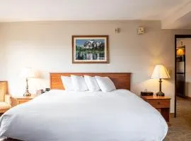 Stellar Location Gym Pool Steam Room Hot Tub