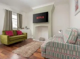 Pass the Keys Cosy Liverpool Home. WiFi Parking Nr Alder Hey