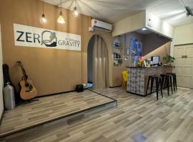 Zero Gravity Homestay 零重力民宿, hotel i Semporna