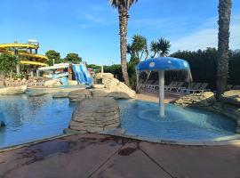 카네앙루시옹에 위치한 호텔 Mobil home prestations DELUXE 3ch climatisé avec Parc Aquatique