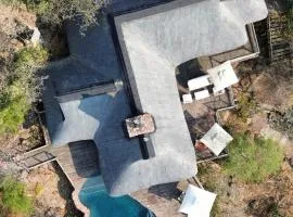 Tshwene Lodge