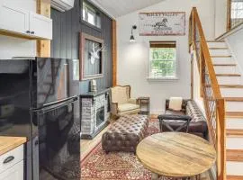 Luxe Stable Suite Farm Stay in Lebanon!