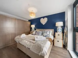 Victoria Apartment - Brand New Luxury Home - Sleeps 4