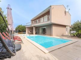 5 Bedroom Amazing Home In Kakma, Hotel in Kakma