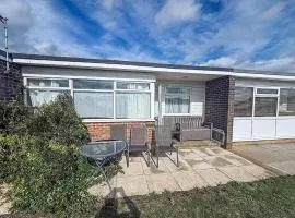 Lovely 4 Berth Chalet For Hire At California Sands In Norfolk Ref 52350Cs
