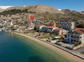 Amazing Apartment In Metajna With Wifi
