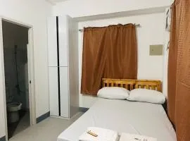 Frank Lloyd Apartelle