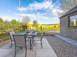 Newbigging Farm Cottage, hotel i Auchterarder