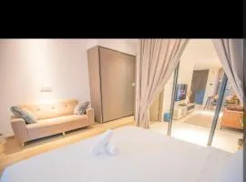 Eaton KL,1R1B,0 Service,300mbps,KLCC,2 pax