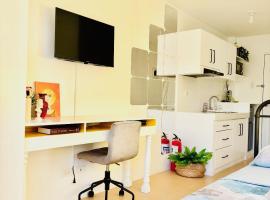 Studio By The Sea, hotel a Dumaguete