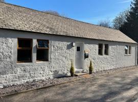 Terraughtie Cottage East-Uk31767, hotel en Terreglestown