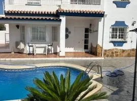 CASA RURAL MALAGA,VILLA FAMARA,10 personas,DESAYUNO ANDALUZ INCLUIDO EN EL PRECIO