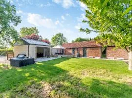 Red Brick Barn - Uk39916