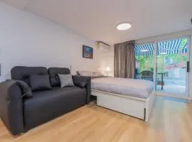 Modern Studio-Patio & BBQ-Parking Included