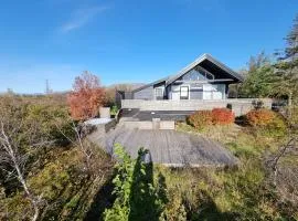 Cozy local cottage with amazing view