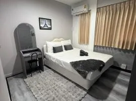 Ree House- Sukhumvit 23