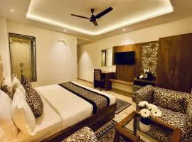 Maclo Classic Luxury Resort- #Lavish & Luxury Rooms #Big Parking # Lift # All Balcony Rooms # Prime Location # Top Selling # Property In Mcleodganj
