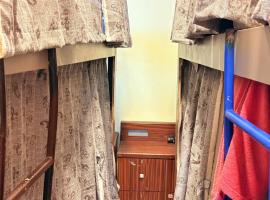 W I Female PG And Dormitory, ξενοδοχείο σε Jāmb