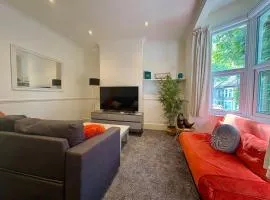 Southend city Escape, SS1, High St and beach are very close locations