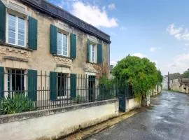 Awesome Home In Saint-Simon With Wifi