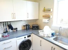 Modern 2-Bedroom House Near Nottingham City Hospital with Free WiFi