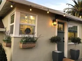 Charming Courtyard Cottage